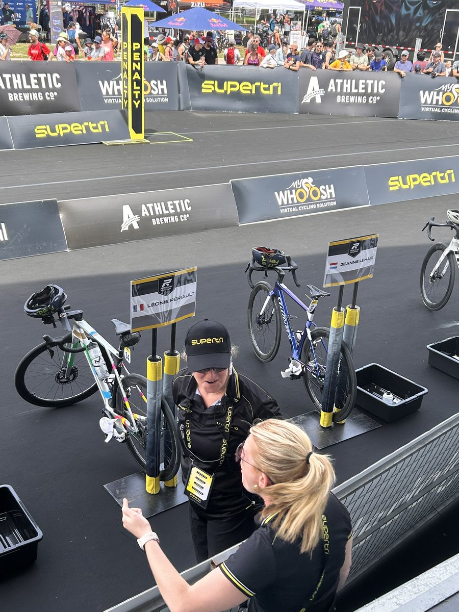 BradMBradford's tweet image. Huge milestone for Triathlon in Canada. 💪 🇨🇦
What a great afternoon at the @supertri_ League Pro Race at Bandshell Park — the first Supertri League event to happen in Toronto, and an exciting next step for the @TriathlonTO.
Big thanks to Jeff Chong for the invite. Great to…