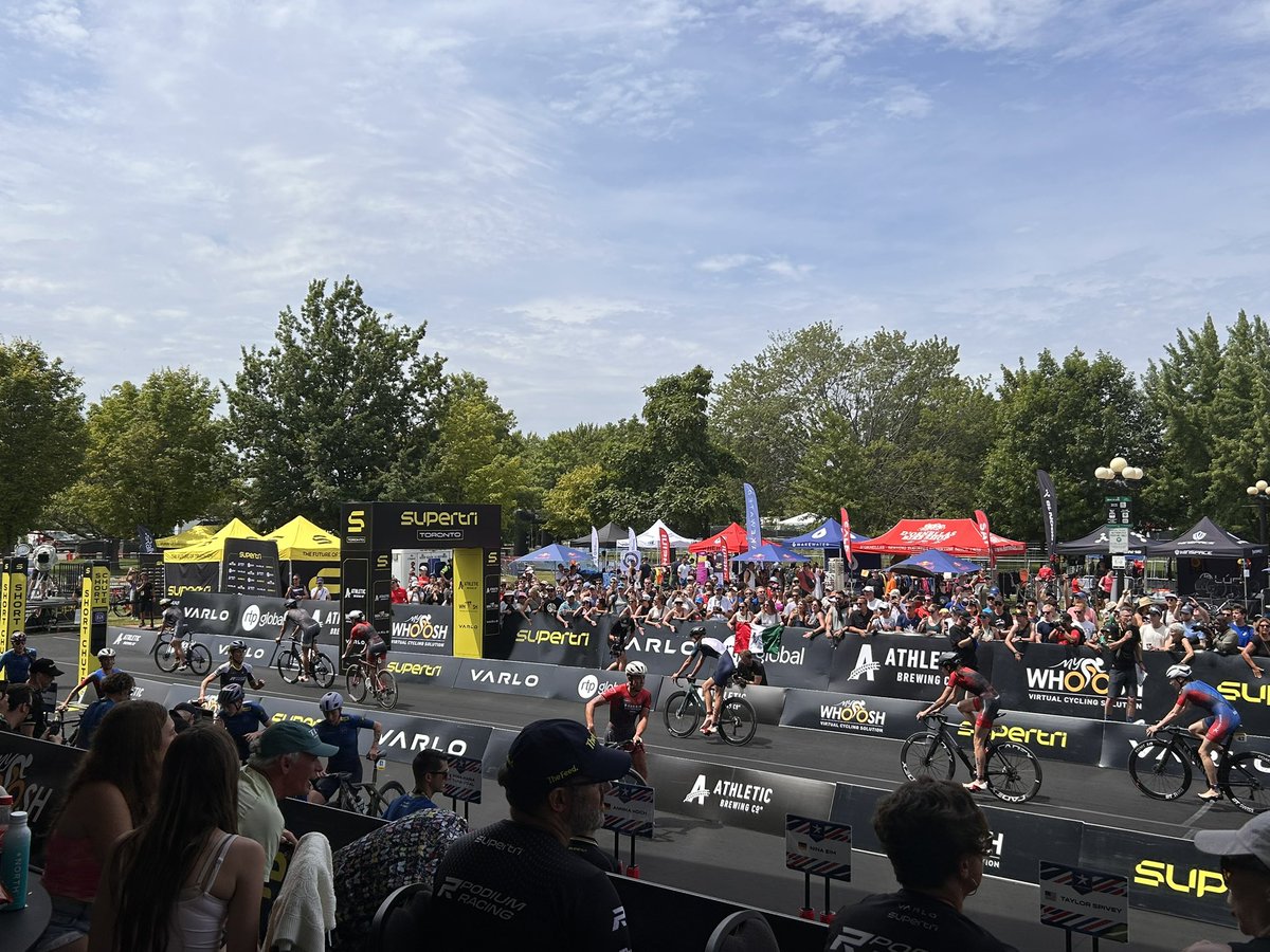 BradMBradford's tweet image. Huge milestone for Triathlon in Canada. 💪 🇨🇦
What a great afternoon at the @supertri_ League Pro Race at Bandshell Park — the first Supertri League event to happen in Toronto, and an exciting next step for the @TriathlonTO.
Big thanks to Jeff Chong for the invite. Great to…