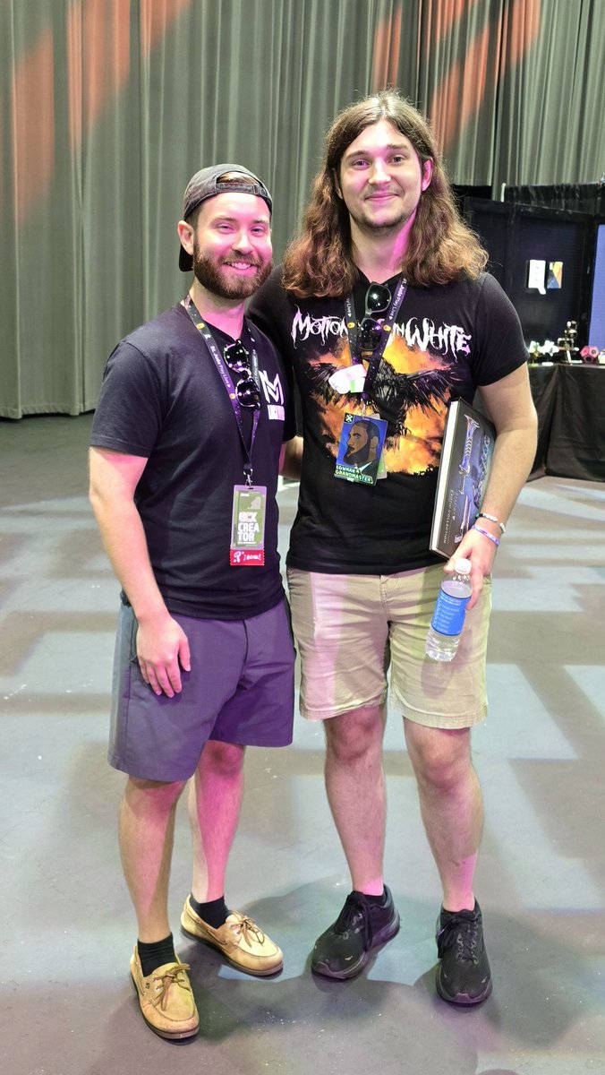 luckymec08's tweet image. Got to finally meet a true inspiration! Can confirm that @Skarrow9 is just as genuine in person. Great guy 👍