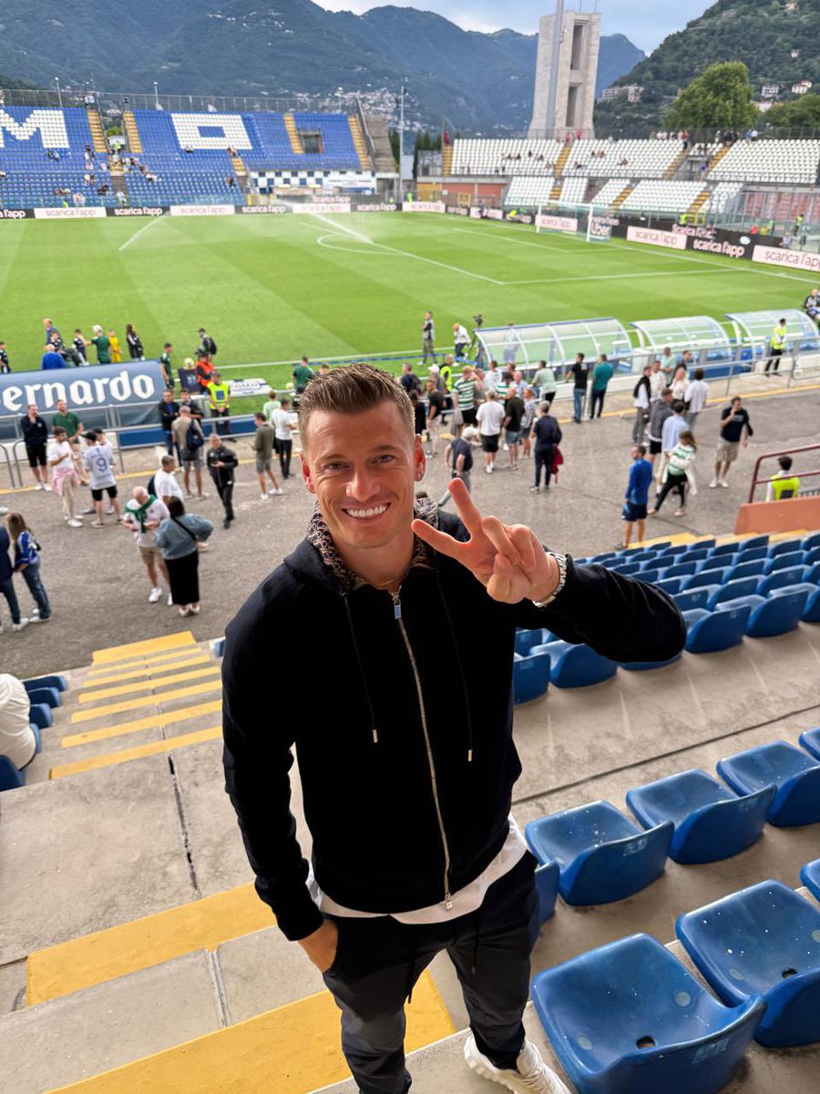 🚨شوفوا مين منور اللقاء 🔥 “للأهلي جينا”
النجم أليوسكي حاضر 💚