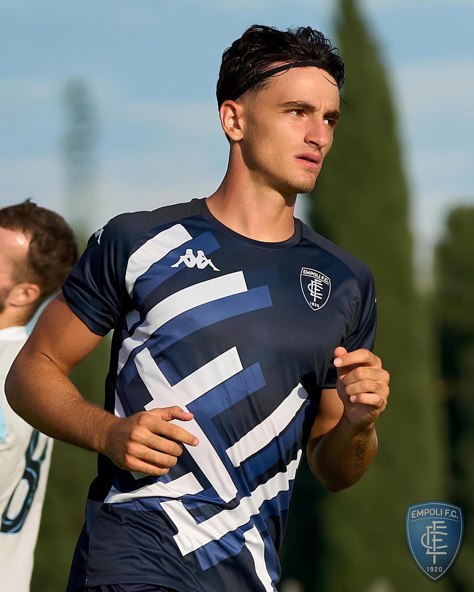 EmpoliFC's tweet image. Vince 2-1 la Virtus Entella nell'amichevole giocata al Centro Sportivo di Petroio: liguri avanti con Franzoni su calcio di rigore, pari azzurro di Ignacchiti, nella ripresa la rete di Della Vecchia
#EmpoliVirtusEntella