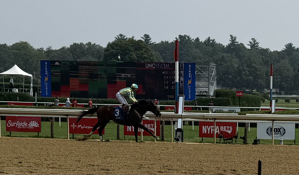 EquiSpace's tweet image. Film Star takes R4