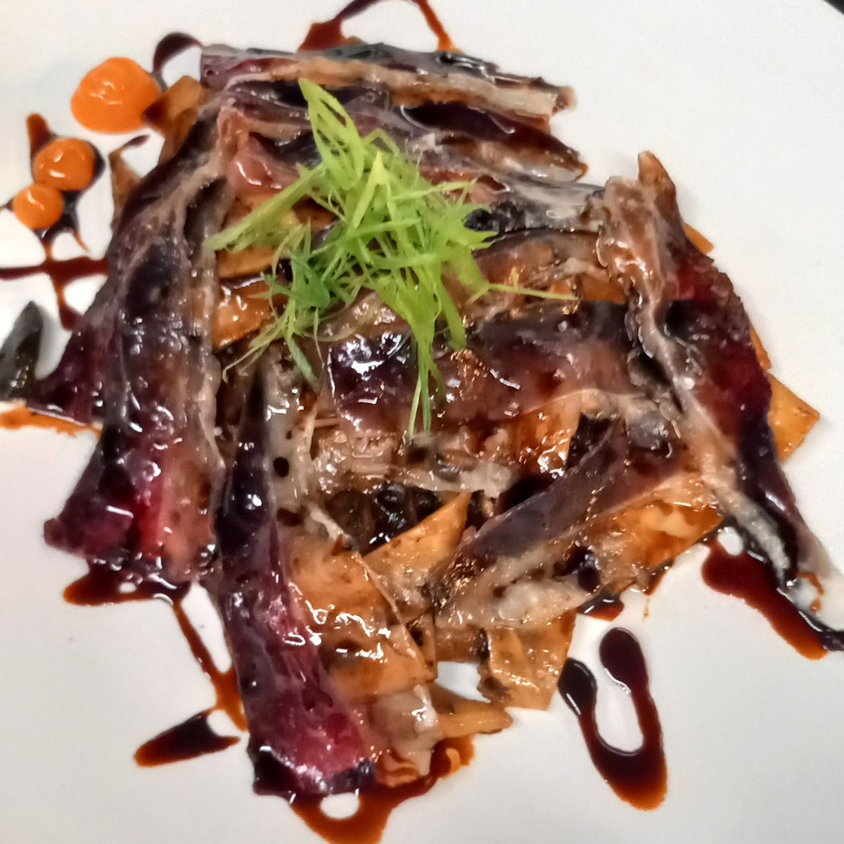 PepGranellTrave's tweet image. Pasta Goimon con setas shitake y Picaña madurada 60 días
Parpatana de Hamachi en Saikyo miso (un auténtico espectáculo 👌👏🐟)
#restaurante #Valencia #peix #gastronomía #gastrolovers #cuisine #ryoko