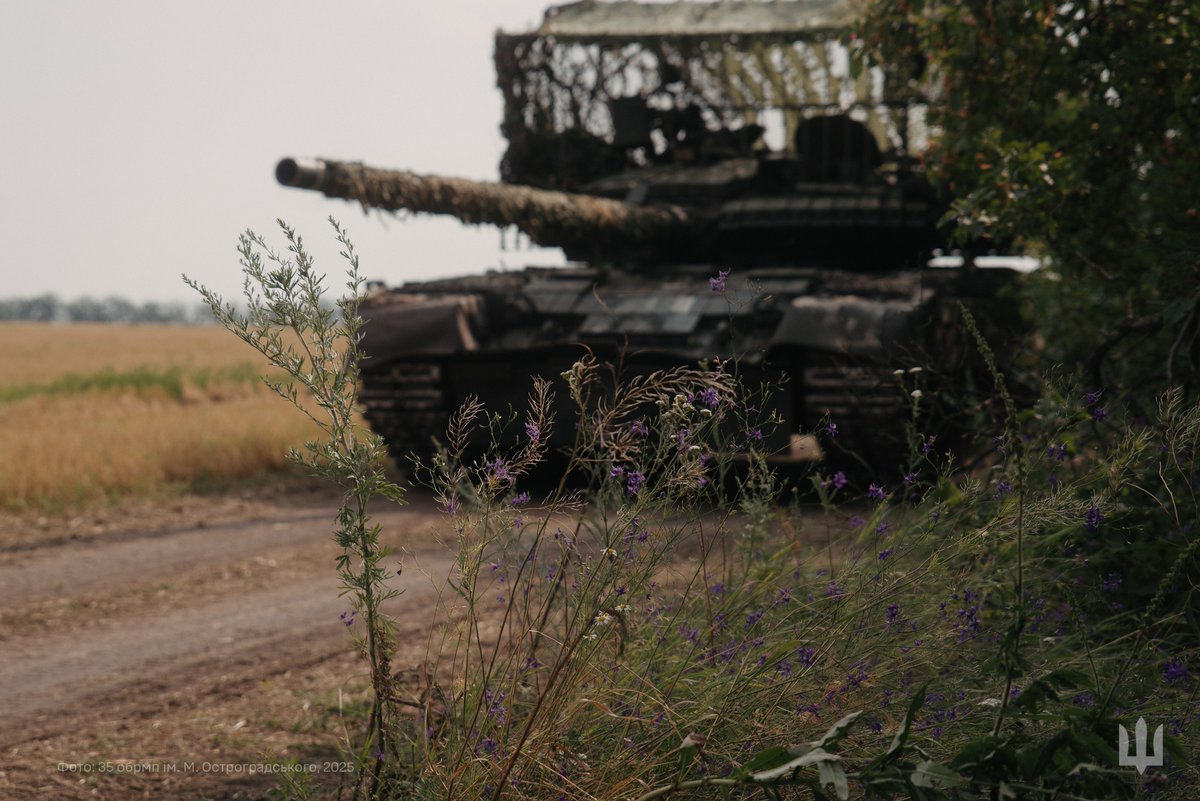 T-80BV tanks of the Ukrainian 35th Marine Brigade of 30th Marine Corps. #UkrainianArmy #RussiaUkraineWar