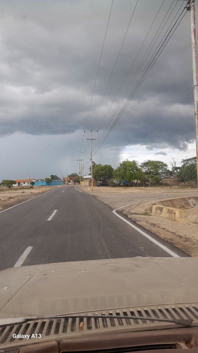 ClimaMgta's tweet image. Nube descargando lluvias sobre sectores cercanos al Municipio Díaz. #26jul 2:20 pm

Vía
Gabriel Lezama