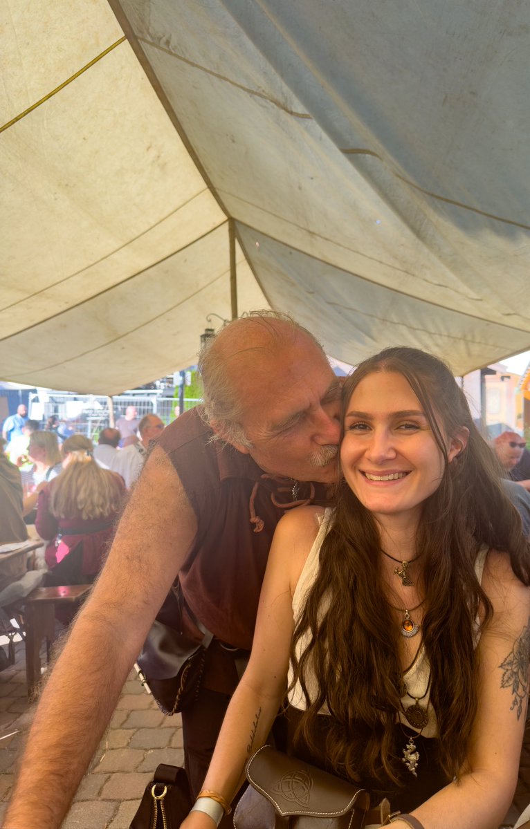 MVRIIIEE's tweet image. Hach, Papa… dich lieb ich. 🧡
