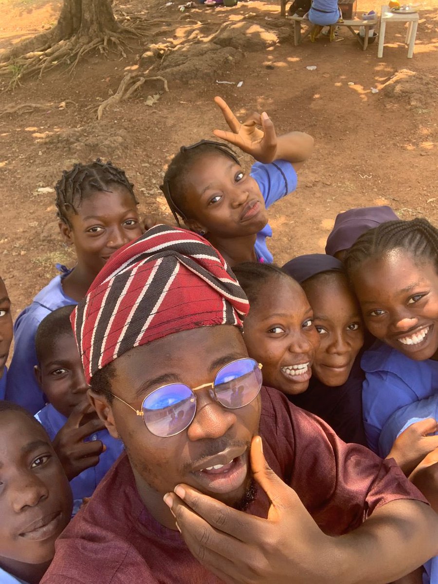 GeeceeKoncept's tweet image. Lapo Teacher                               Nepo Teacher