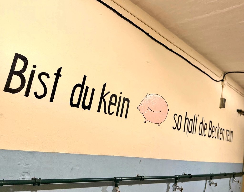 Kutterchen1510's tweet image. Was haltet ihr von meinem neuen Wandtattoo auf der Latrine?
