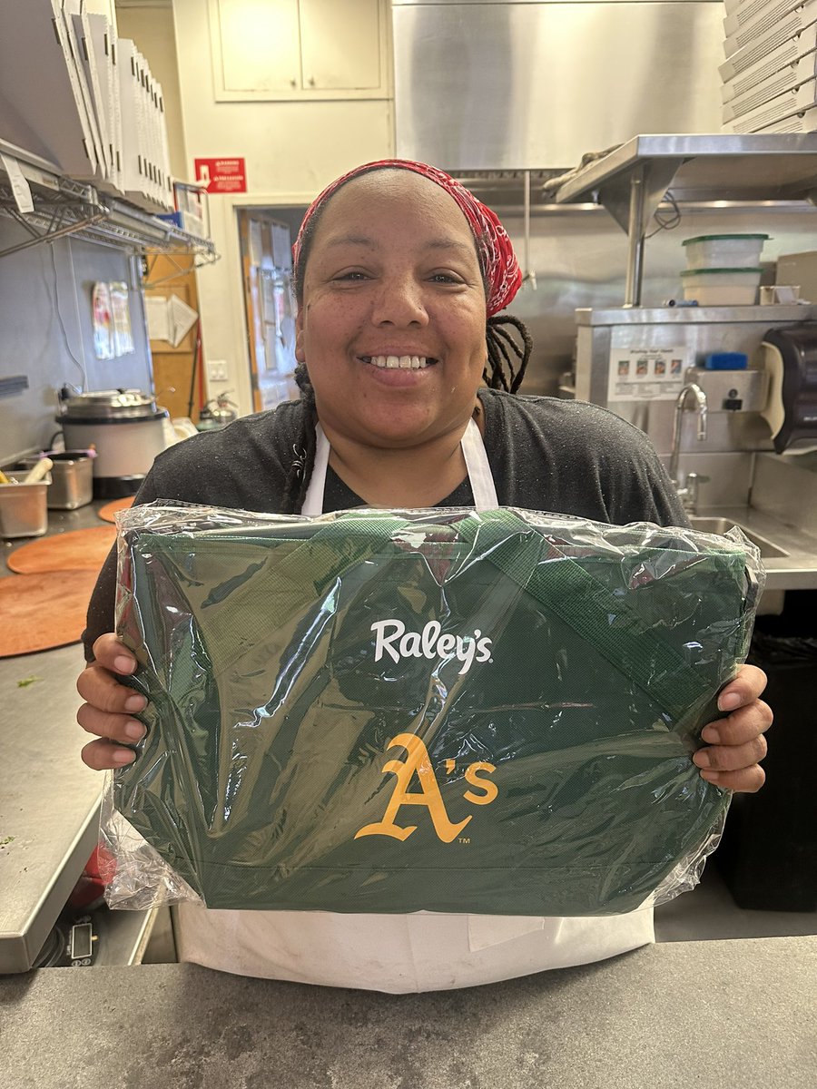 JanieMcCAP's tweet image. Awesome Aja at Arizmendi in Emeryville!