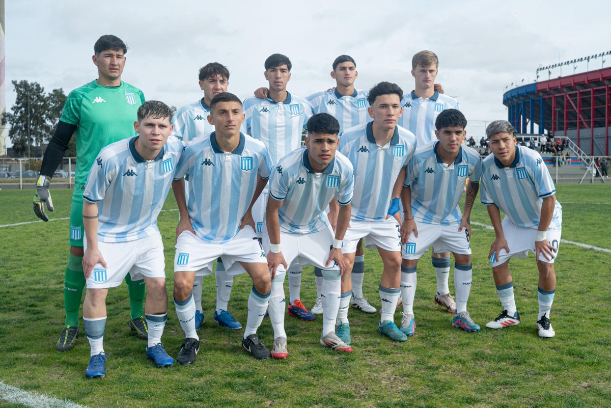 RacingClub's tweet image. Resumen de la 19ª fecha del torneo de Juveniles de la @Liga AFA, ante San Lorenzo.
➡ 𝑬𝑵 𝑬𝑳 𝑷𝑹𝑬𝑫𝑰𝑶 𝑻𝑰𝑻𝑨
Séptima: 4-1 (Benjamín Fischer, Erik Florentín, Benjamín Borowik y Enzo Ibarras ⚽)
Octava: 0-3.
Novena: 0-3.
➡ 𝑬𝑵 𝑳𝑨 𝑪𝑰𝑼𝑫𝑨𝑫 𝑫𝑬𝑷𝑶𝑹𝑻𝑰𝑽𝑨…