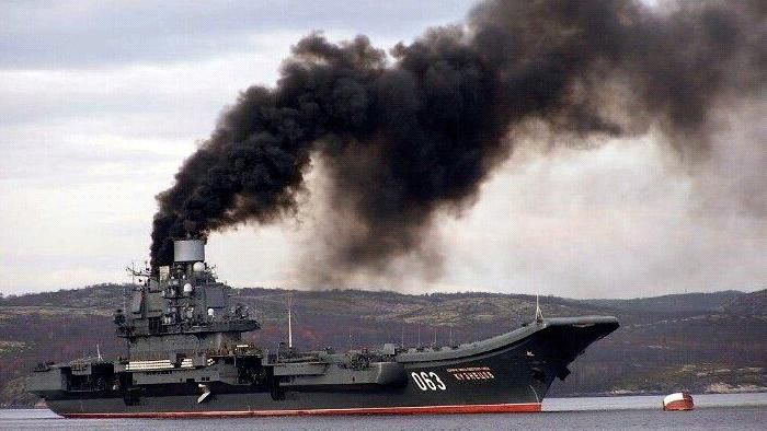 ogurec286's tweet image. Глава ВТБ Костин подтвердил, что авианосец «Адмирал Кузнецов» могут списать после 7 лет ремонта за 86 млрд рублей.
Если кто-то думает, что 86 миллиардов ушли в дым, то он ошибается. Они ушли на новые яхты и виллы тех, кто занимался ремонтом авианосца все эти годы.