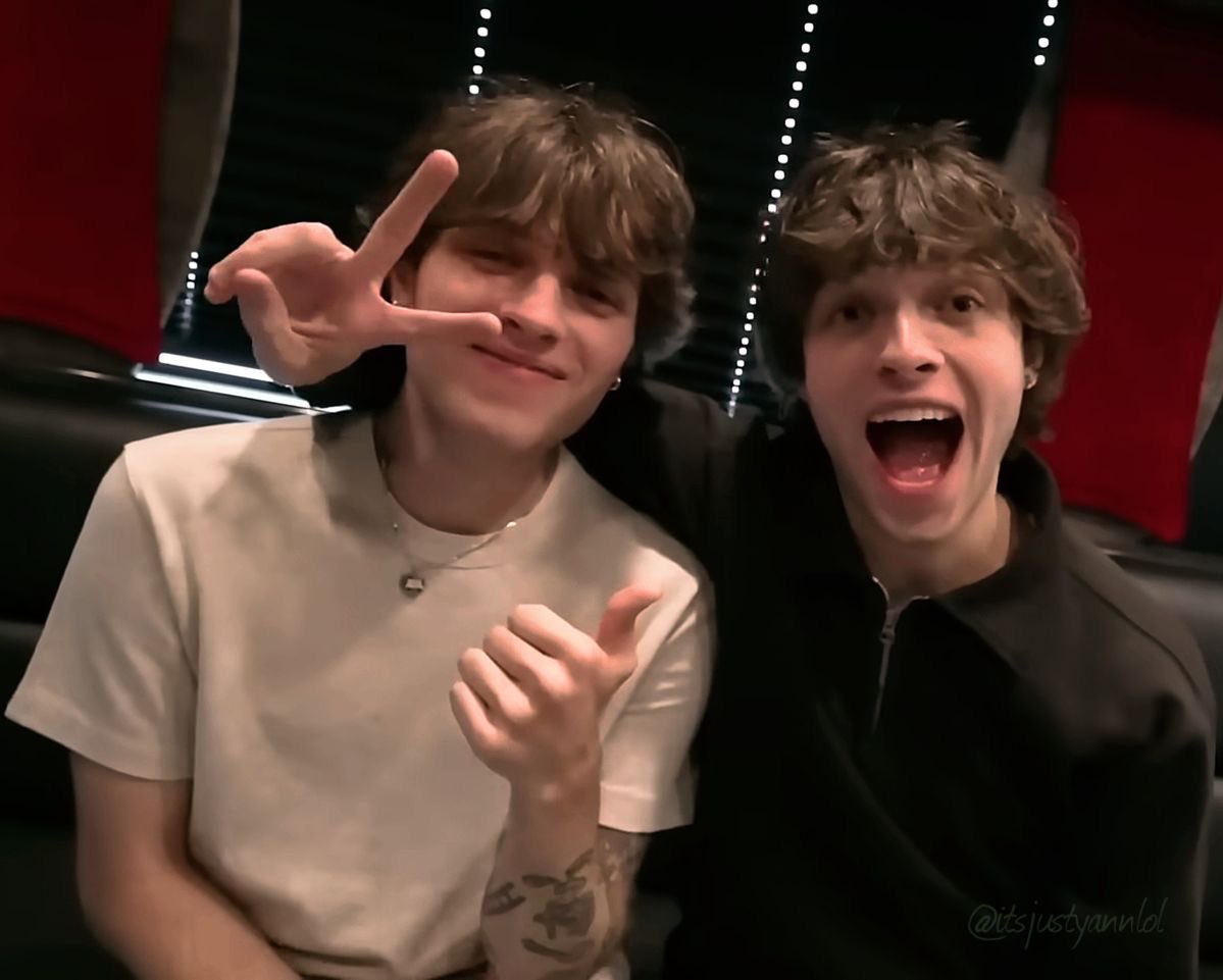 Iynlivia's tweet image. happy birthday to the sweetest person ever @uhohsturniolo &lt;33 i love you so much &amp; hope you have the absolute best day