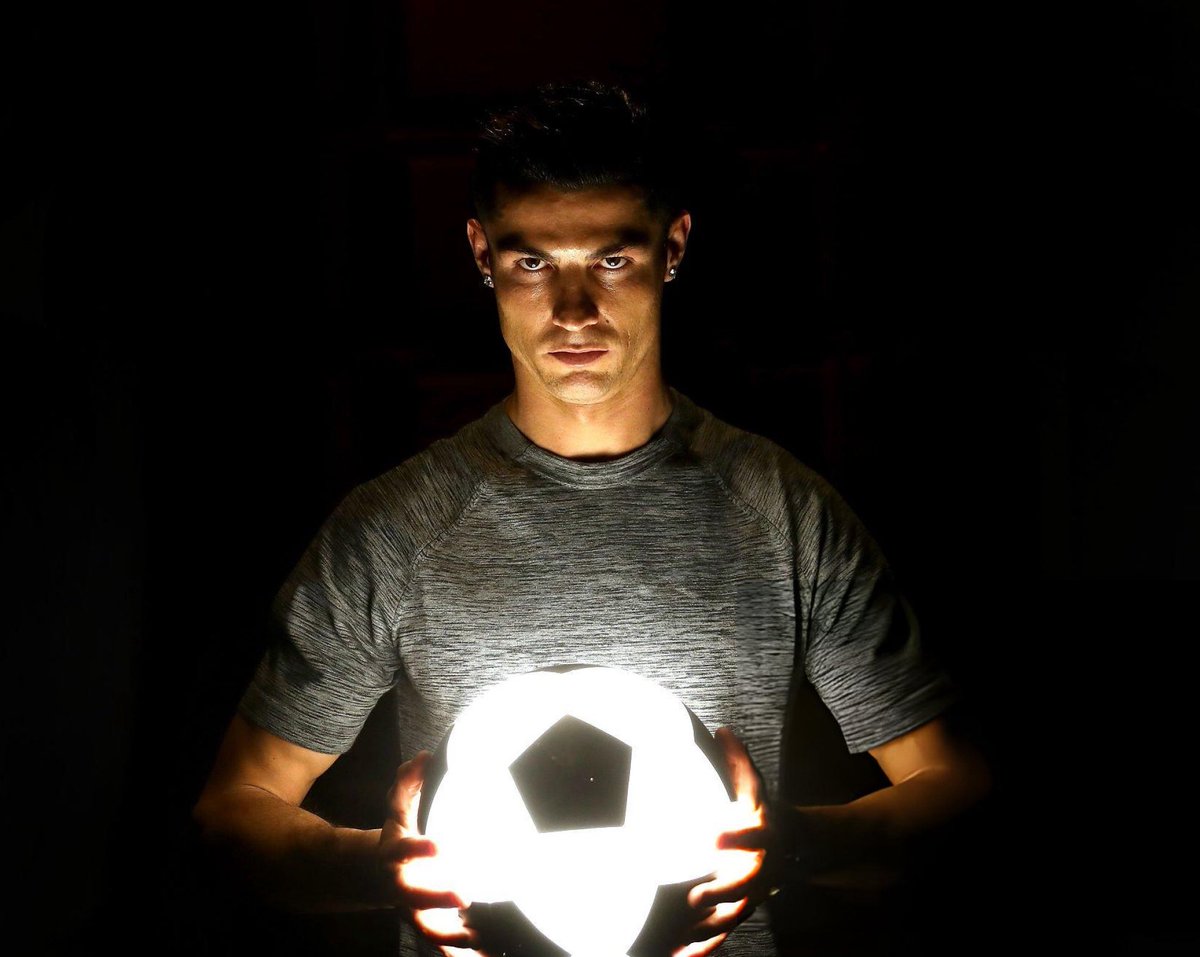 CR7xWorld's tweet image. 🔙

— كريستيانو أم ميسي؟ 

🥷 جيوكيريس: &quot; كريستيانو.&quot;