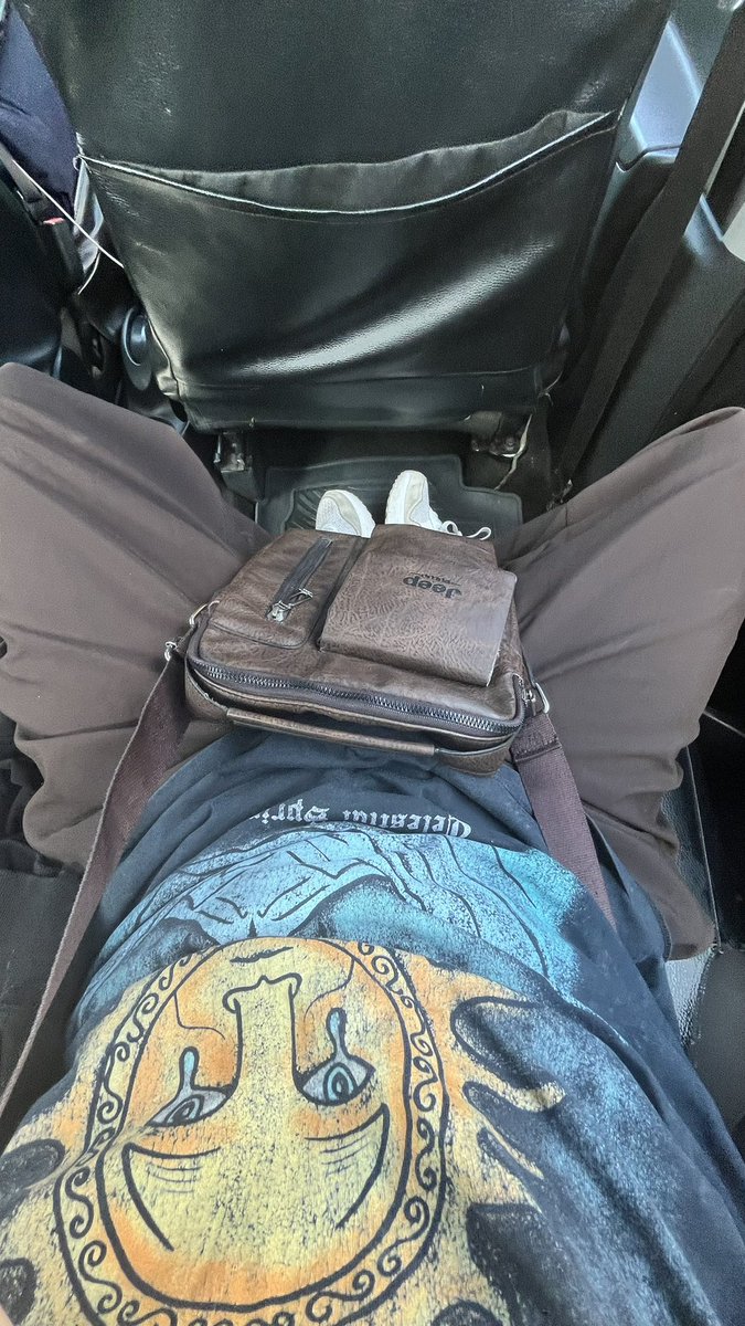Lucasta_1's tweet image. Mismo Outfit misma sensación de agonía 👏🏻👏🏻👏🏻👏🏻