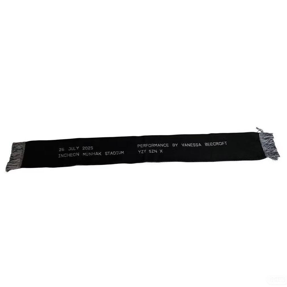yefanatics_'s tweet image. Special Merch 
Ye 
Live Korea