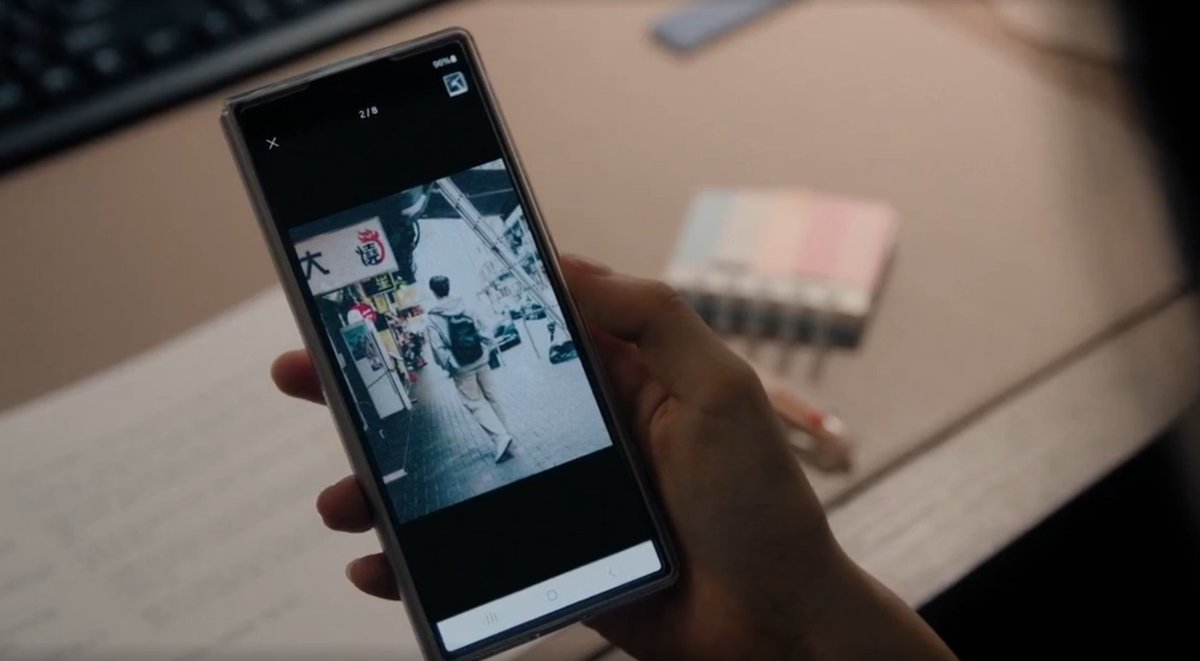 kdramamiss's tweet image. no wonder huije smiled and recognized him right away when she saw that pic in the first episode cause she's the one who took that photo #LawandtheCity #LawandtheCityEp7