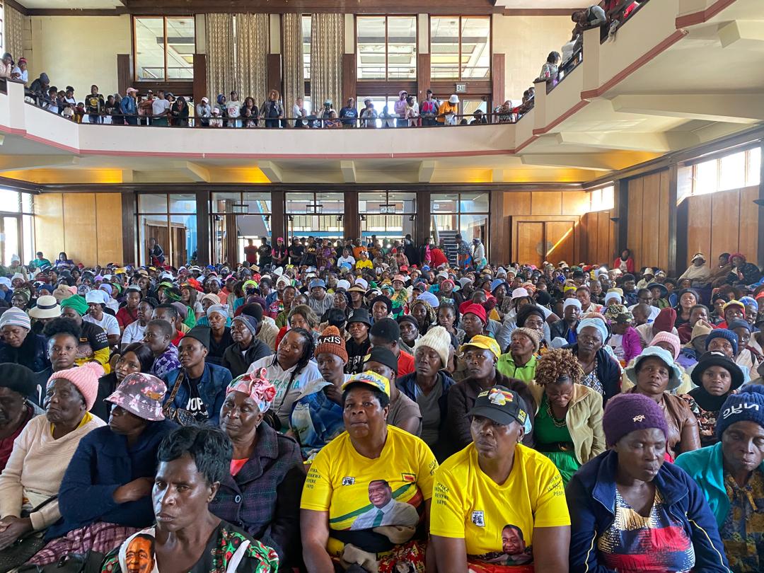 ZBCNewsonline's tweet image. THE ZANU PF Women’s League inter-district meeting held in Mutare this Saturday saw the party wing reaffirming its commitment to growing the party support base under the leadership of President Emmerson Mnangagwa
zbcnews.co.zw/zanu-pf-womens…