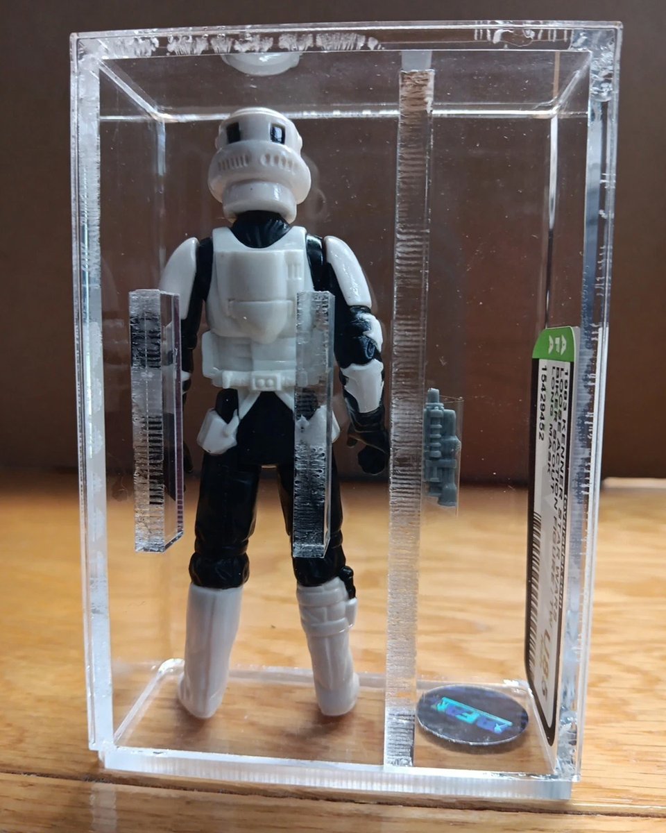 PadawanCollects's tweet image. Biker Scout was first released in 1983 for the Return of the Jedi line of toys by Kenner in the first wave on the 65A cardbacks and comes with the grey biker scout blaster. It first retailed for $2.99 USD.
#vintagetoys