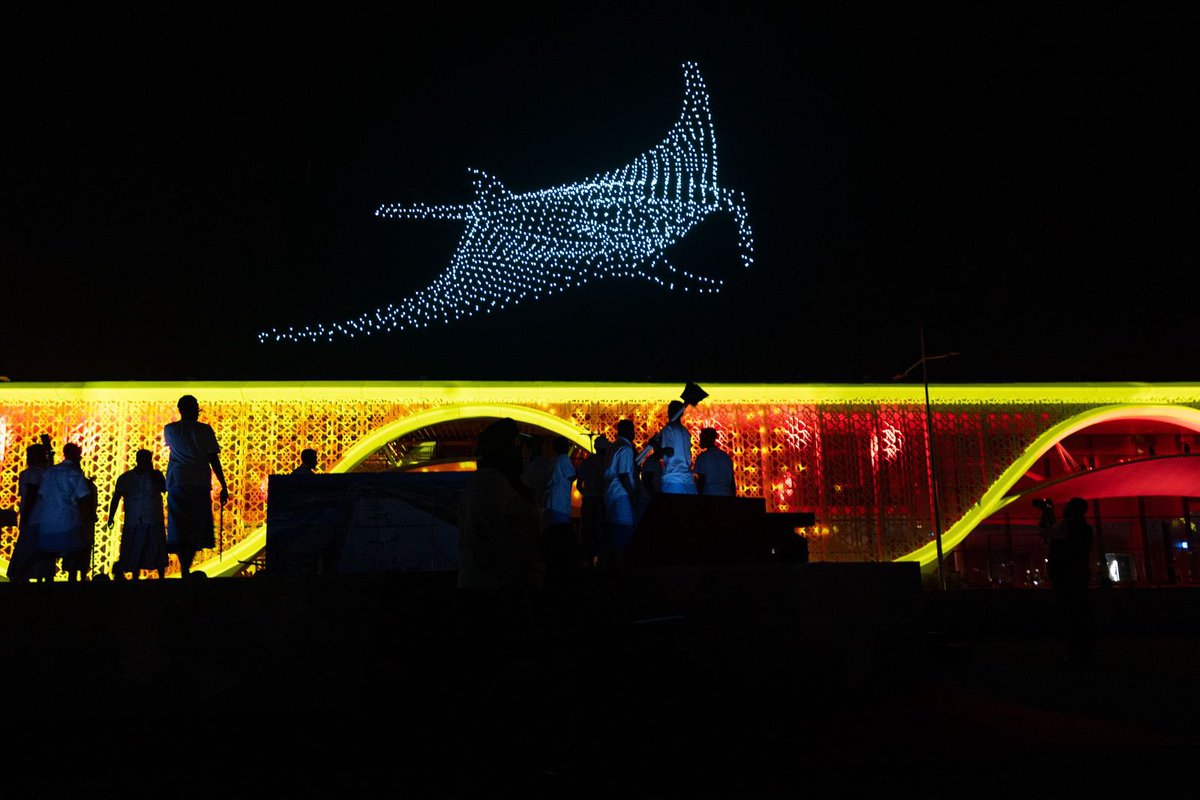 sunbrk's tweet image. Velana International Airport ge aa Terminal hulhuvumuge rasmiyyaathuge therein. Mi rasmiyyaathugai Drone show akaa eku 6 minute vandhen havaa aruvaafai vey.
photo credit: MACL, President's Office
#sunnews #sunmv #sunonline #news #ssmedia #latestnews #dhivehinews #maldivesnews