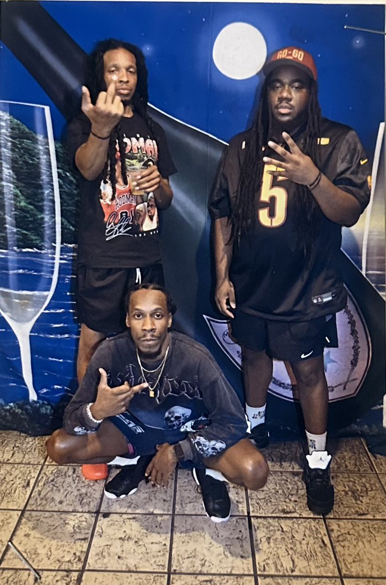 VividDope's tweet image. He doesn’t have a twitter but happy birthday to my brother Lante. 25 plus years 🏪