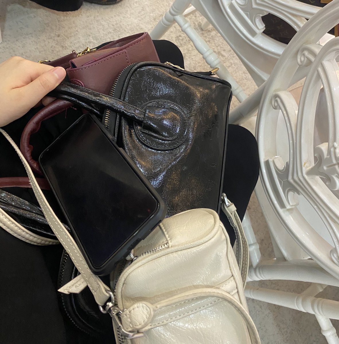 Oynayamıyom diye beni çanta bekçisi yaptılar 😭😭