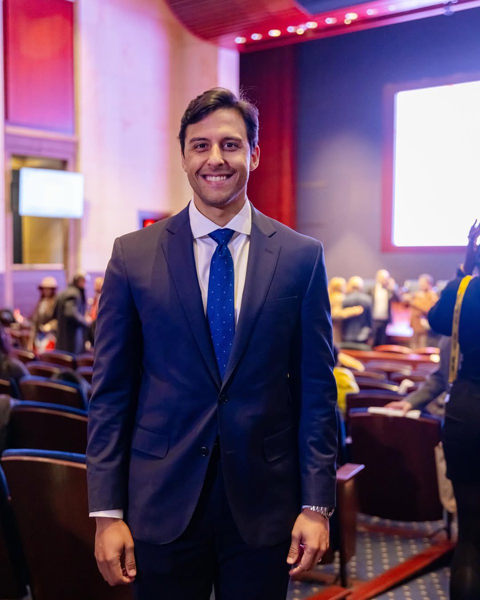 corripioo's tweet image. Este muchacho sirve más que la mayoría de diputados que tiene nuestro país. ¿Por qué no le damos la oportunidad a jóvenes como él?