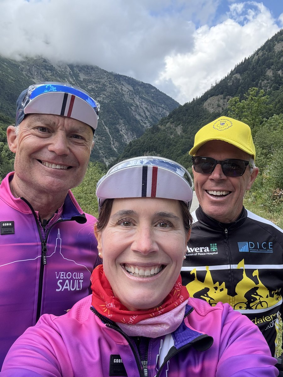 ChetEdinger's tweet image. I was able to visit my sister in France this last week & it was a bucket list trip. In 7 days we:
Rode 220 miles with 29,400’ of elevation gain on some of the best routes in Europe
Rode parts of stage 16 & stage 18 of #TDF2025 & cheered on the best riders in the world…