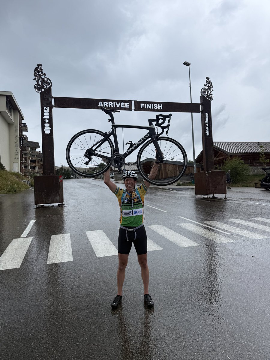 ChetEdinger's tweet image. I was able to visit my sister in France this last week & it was a bucket list trip. In 7 days we:
Rode 220 miles with 29,400’ of elevation gain on some of the best routes in Europe
Rode parts of stage 16 & stage 18 of #TDF2025 & cheered on the best riders in the world…