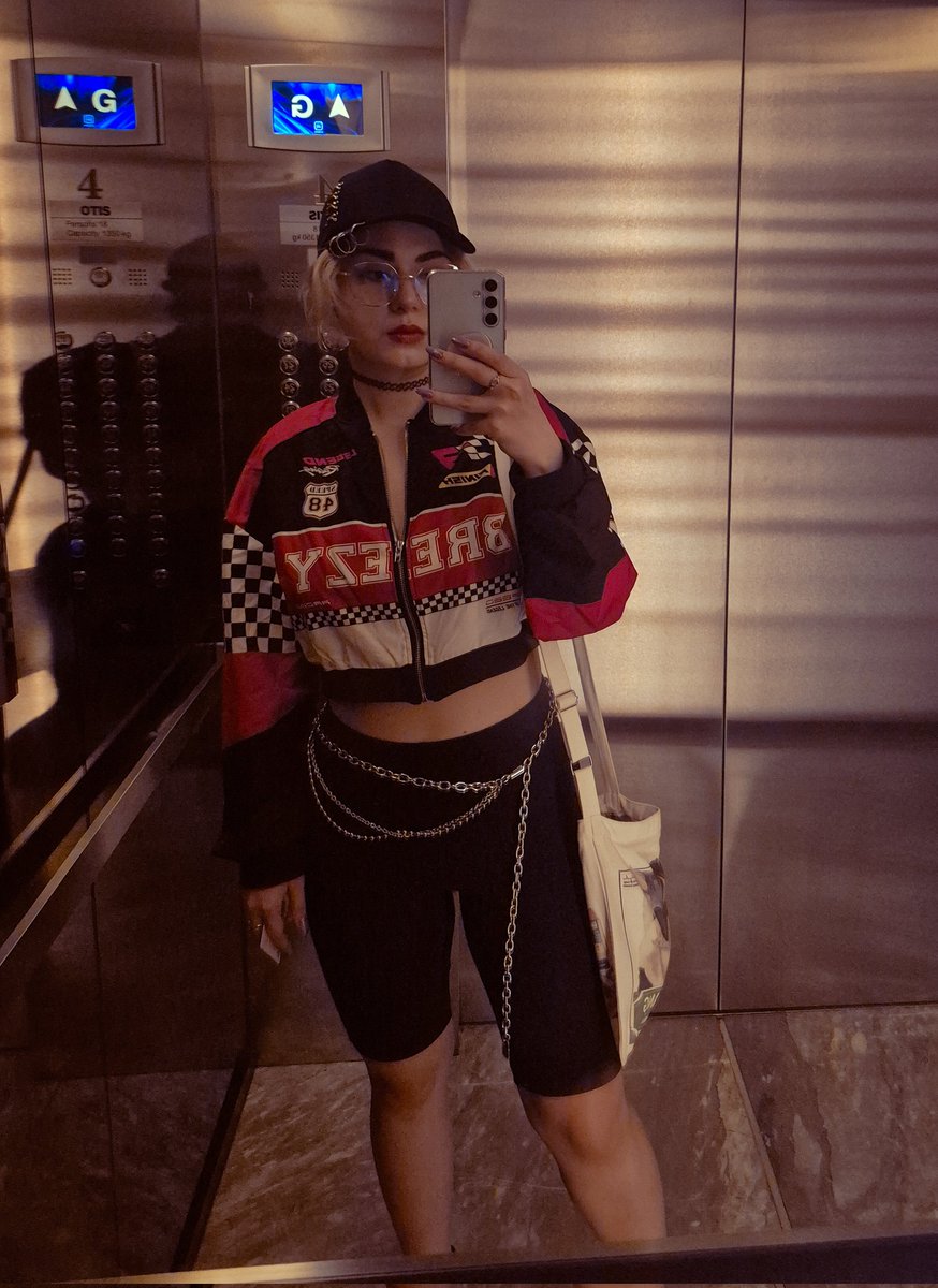 agressive_meow's tweet image. some of the outfits during the week💅