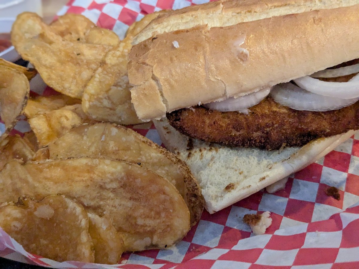 IHateRyanDavid's tweet image. Speakeasy pregame: fried cod sammy, fresh cut chips, and a nice Stout.