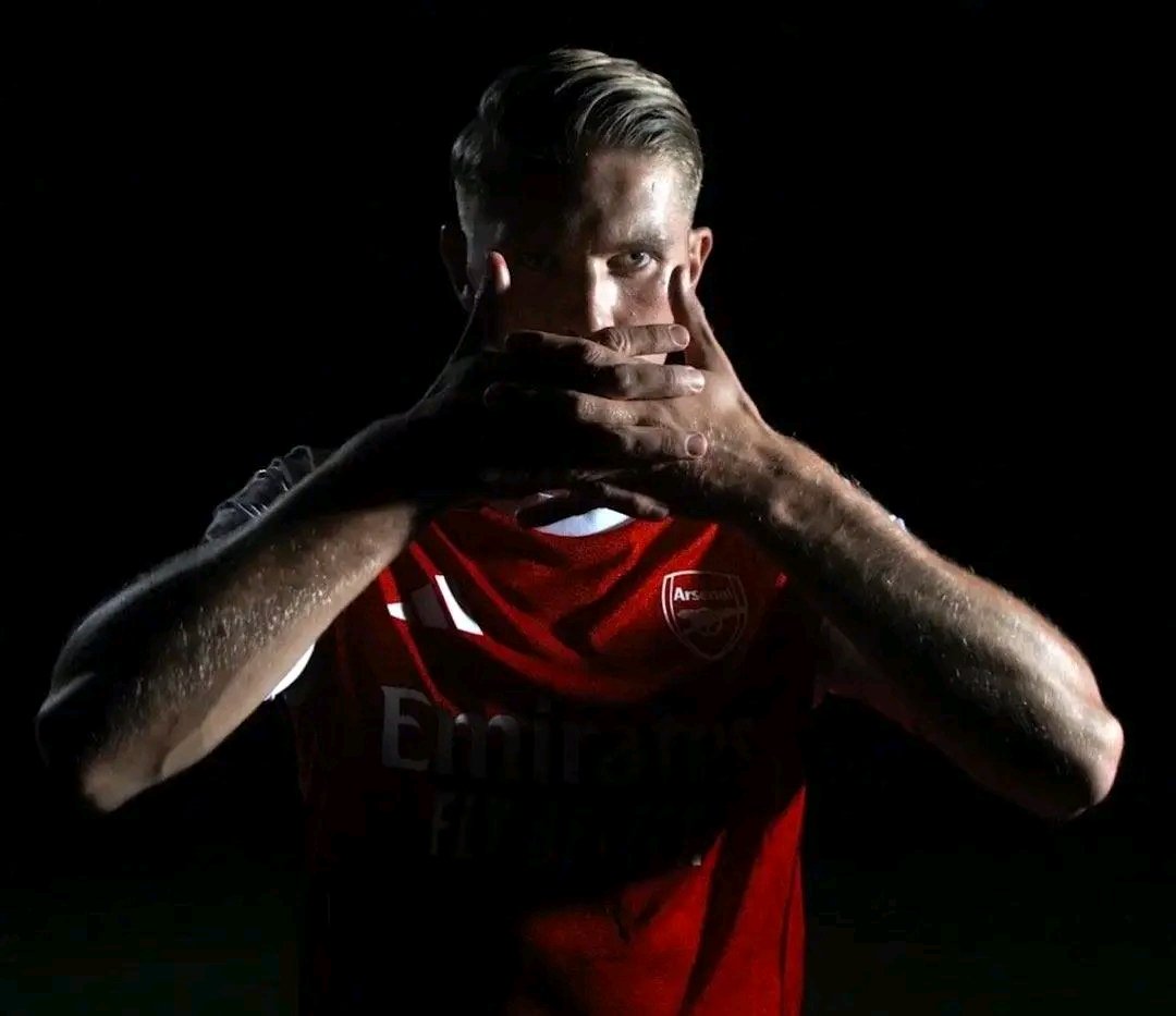 Lambertupdatess's tweet image. β
OFFICIAL: ARSENAL SIGN VIKTOR GYΓKERES! π₯πΈπͺ
On a 5-year contract from Sporting for β¬63.5 million + β¬10 million, and he'll wear Henry's iconic number 14! π³π΄
Signed ,sealed and delivered