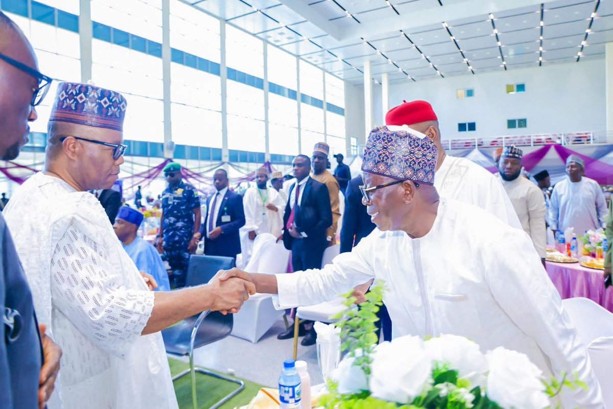 martinokorowu's tweet image. Akpabio, Abbas, Saraki, Govs, Senators, Grace Dakwambo's Daughter's Wedding Fatiha In Gombe State.
President of the Senate, @Senator_Akpabio, today led some members of the National Assembly to the wedding Fatiha of Hafsat Ibrahim Dakwambo, daughter of Senator Ibrahim Dakwambo to…
