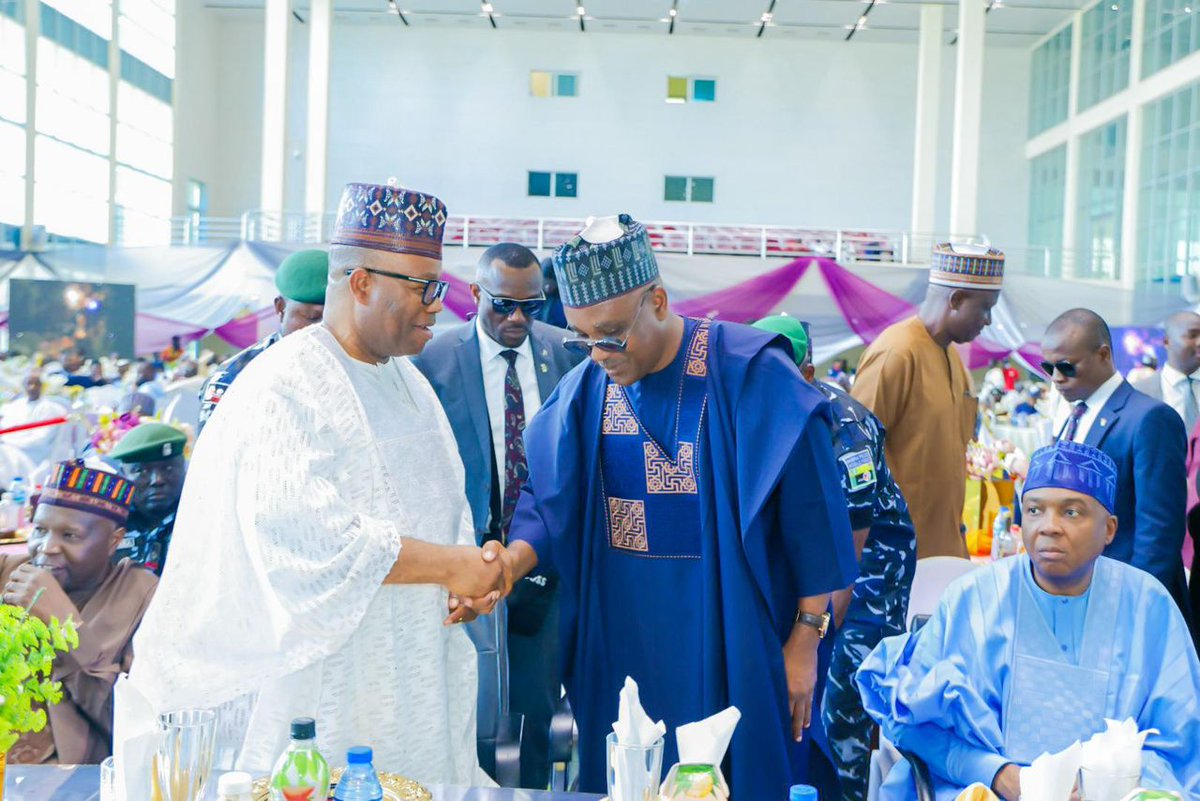 martinokorowu's tweet image. Akpabio, Abbas, Saraki, Govs, Senators, Grace Dakwambo's Daughter's Wedding Fatiha In Gombe State.
President of the Senate, @Senator_Akpabio, today led some members of the National Assembly to the wedding Fatiha of Hafsat Ibrahim Dakwambo, daughter of Senator Ibrahim Dakwambo to…