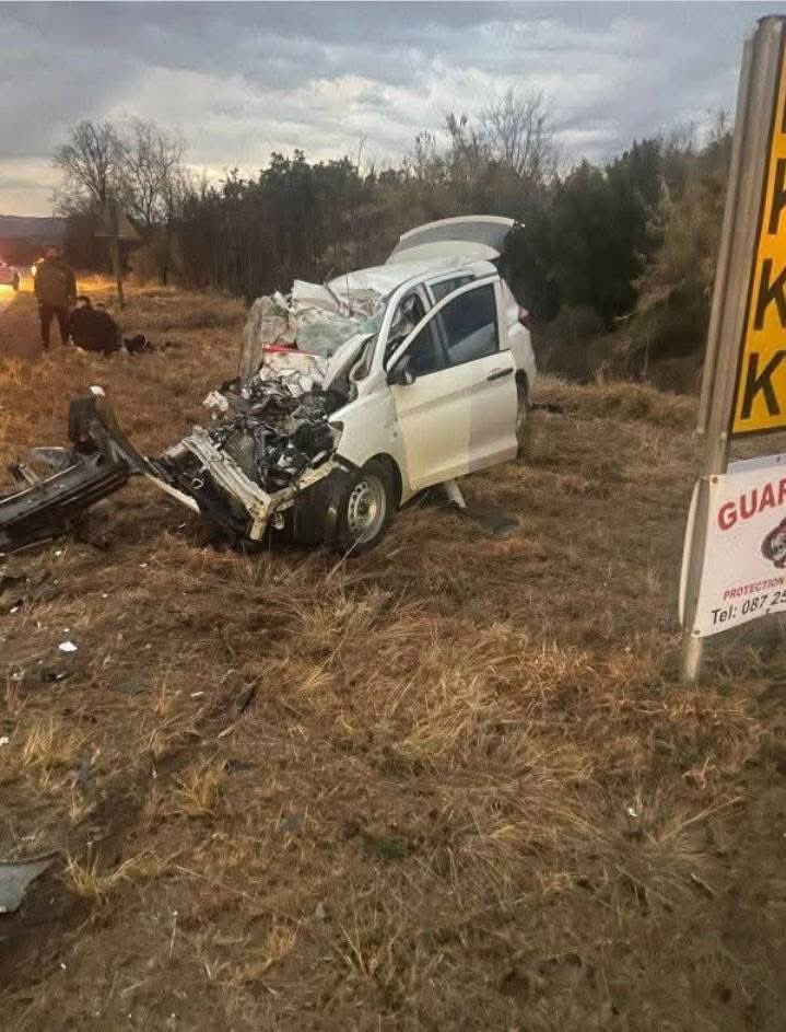 PrimeTimeNewsZA's tweet image. Horrifying Collision Reported Outside Lanseria International Airport
Johannesburg, July 26, 2025 – A motor vehicle accident occurred outside Lanseria International Airport on Saturday evening. Emergency services responded to the scene, but no further details regarding the cause,…