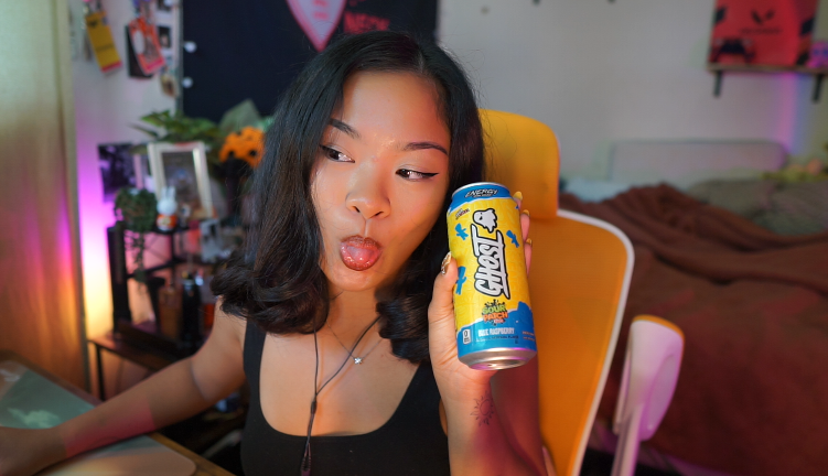 live and gaming on twitch n tiktok!