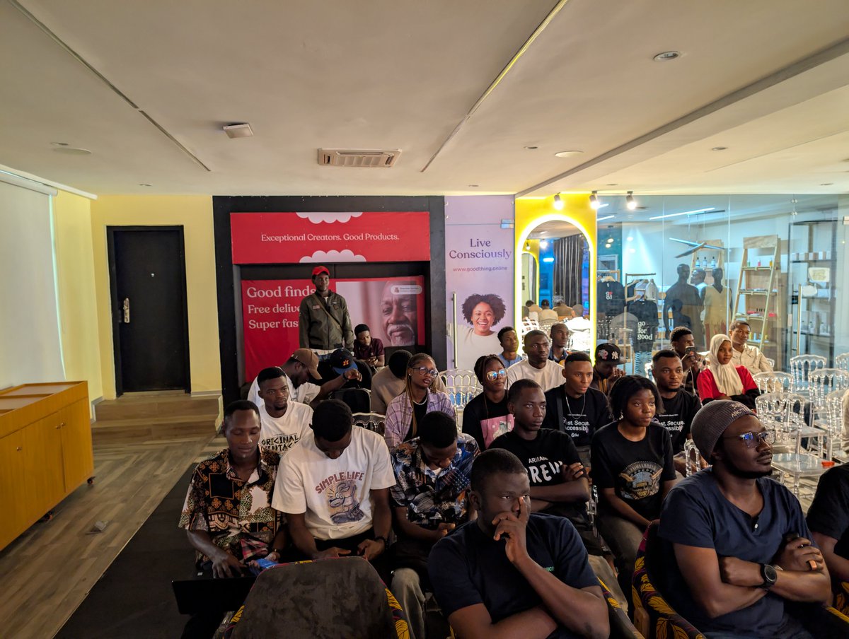 Defi_Godwinnn's tweet image. Today&apos;s event was top notch 🙂‍↔️❤️

I spoke about @SuiPugwif and their NFT collection 🐶

It&apos;s not too late to start yapping about puggies, there&apos;s a reward for you 😊  #SuiLagos3