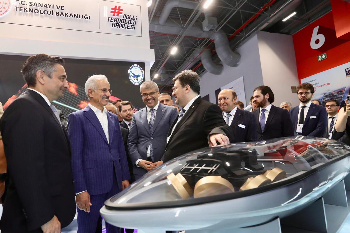TÜBİTAK olarak savunma sanayiimizdeki bilimsel ve teknolojik gücümüz ile Ar-Ge yetkinliğimizi gururla sergiliyoruz! 🚀

🤝 IDEF 2025 kapsamında savunma sanayiinden yapay zekâya, uzay ve havacılıktan kuantum teknolojilerine kadar geniş bir alanı kapsayan iş birliklerimizi