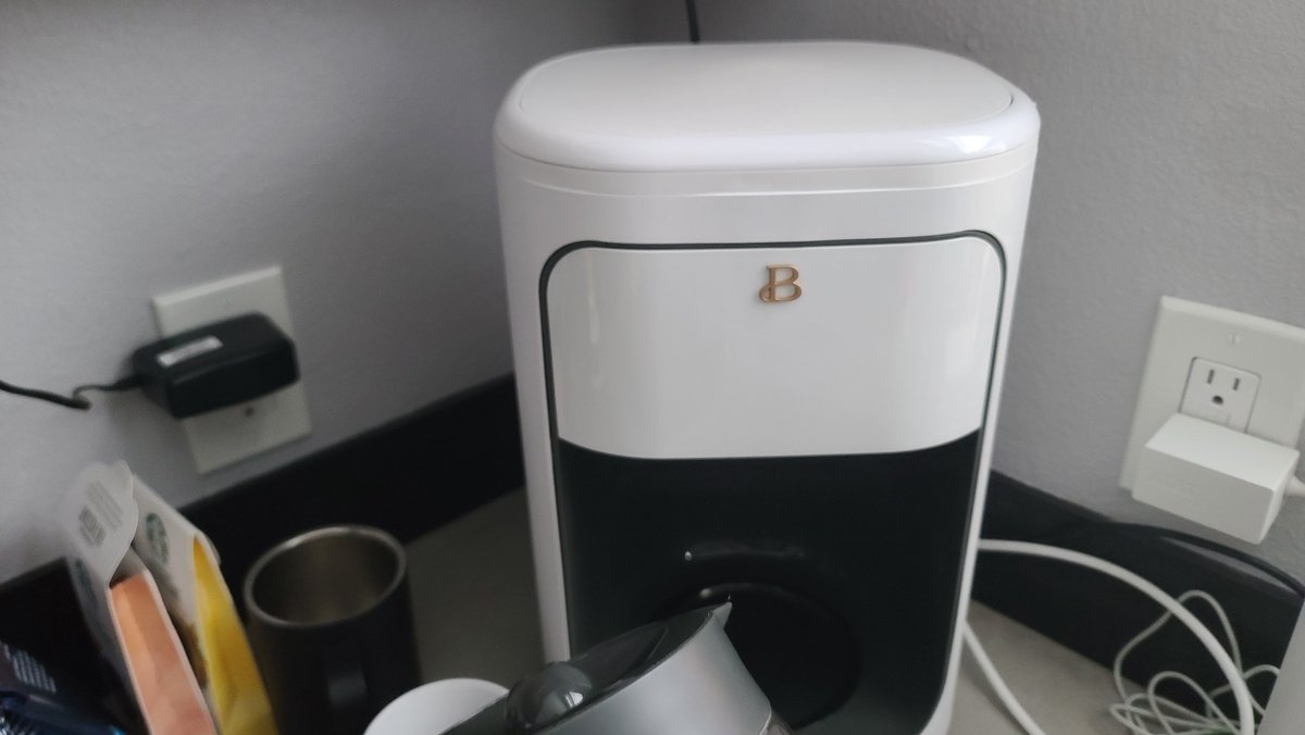 2600Hz_'s tweet image. Unmitigated violence.

Guess I&apos;m making instant and then ordering the owner a new ... 
... Drew Barrymore coffee maker?!