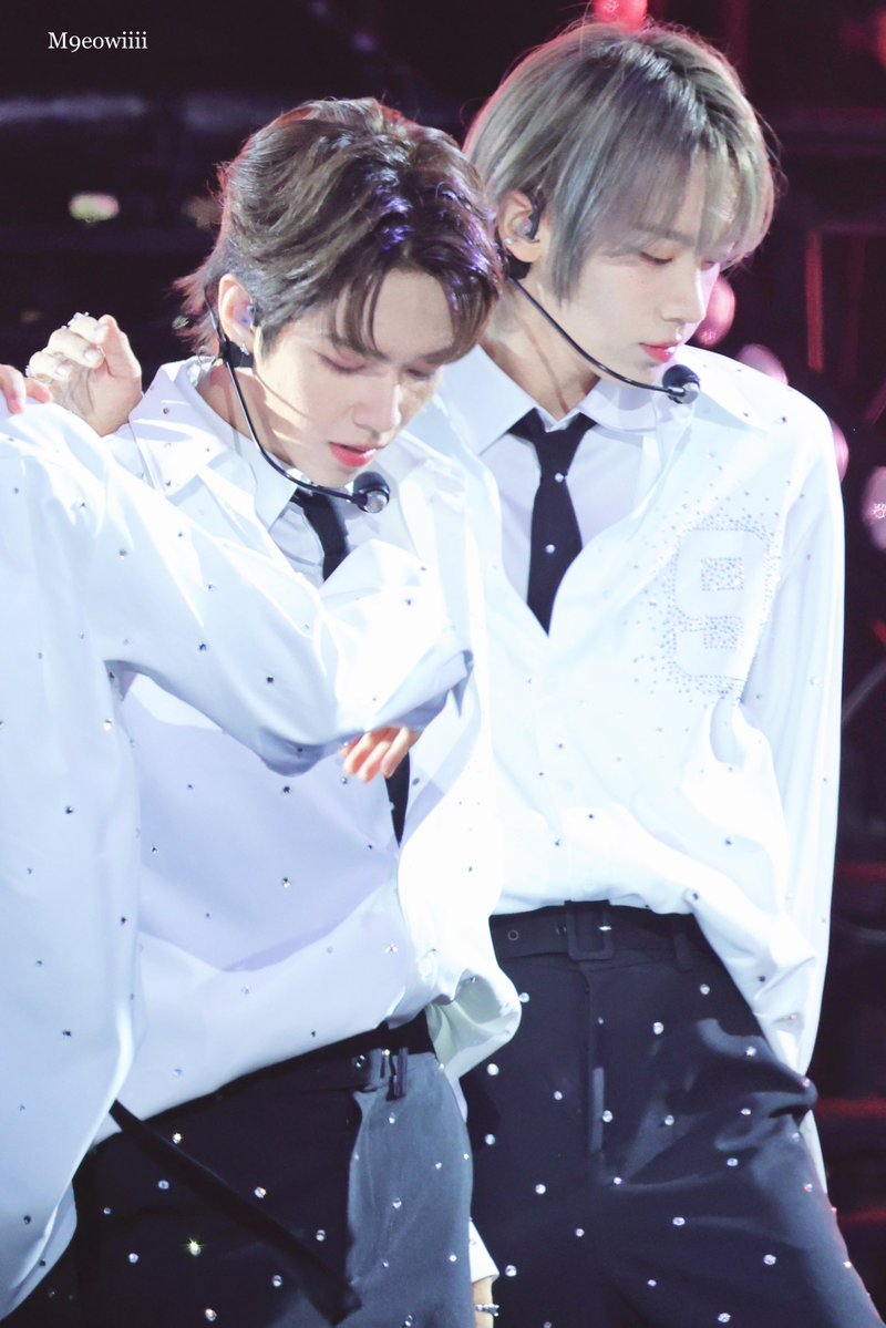 M9eowiiii's tweet image. 250726 썸머 가요대전
🤍🤍💜
#AHOF #아홉 #SHUAIBO #장슈아이보
#ZHANGSHUAIBO #张帅博 #シュアイボ
#제이엘 #JL