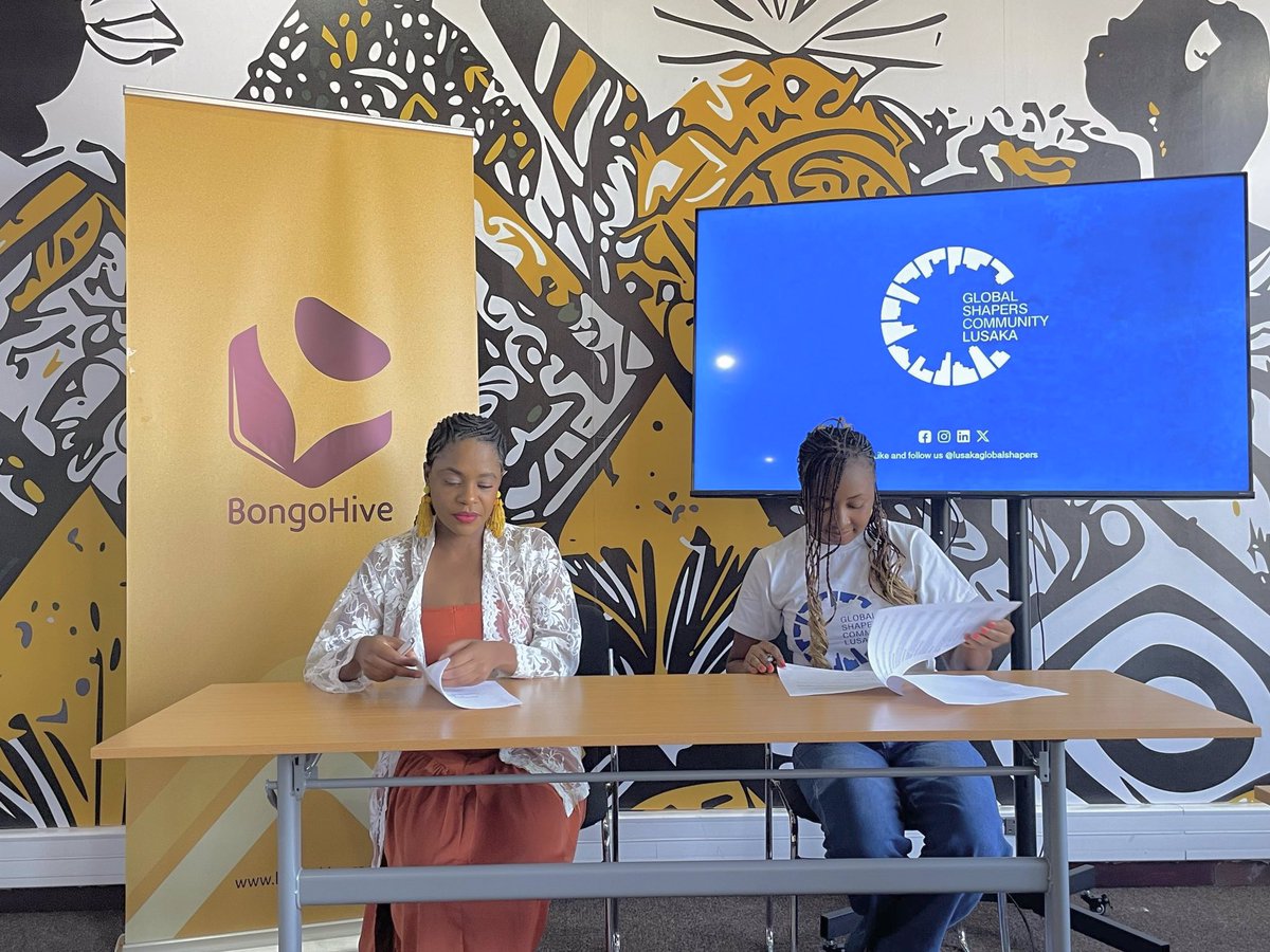 LusakaShapers's tweet photo. What do a bunch of energetic, big-dreaming young people need to turn their ideas into real impact ?

#Hive_Coworking is a space that inspires! A place where conversations spark creativity. Thank you @BongoHive for partnering with your hub center 👏🏻

@GlobalShapers https://t.co/lEPyCZLymm