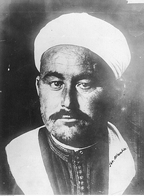 100YearsAgoNews's tweet image. July 26, 1925: Abd el-Krim, leader of the Moroccan Rifians who are at war with both France and Spain, says he is willing to begin negotiations on the condition that the two European powers recognize his republic as independent. His offer won’t be accepted.