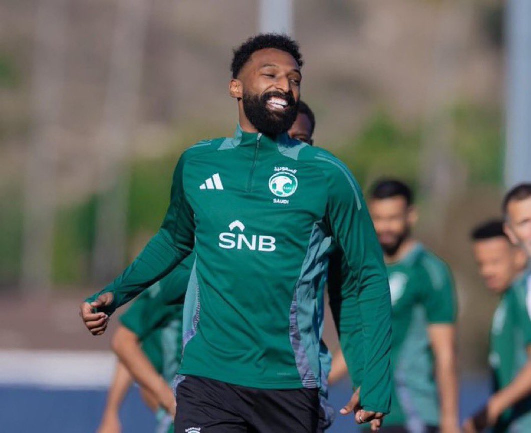 dbasdosari1's tweet image. وضع #الأهلي القانوني في السليم 💯 

احتفلوا بوجود الأهلي في حياتكم
وطنشوا "سباحين أم العنزين"*

* مثل قصيمي يعني السوالف التي لا أصل لها
-