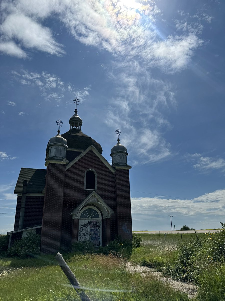 beepbat's tweet image. Found an abandoned church likely filled with asbestos and other questionable materials