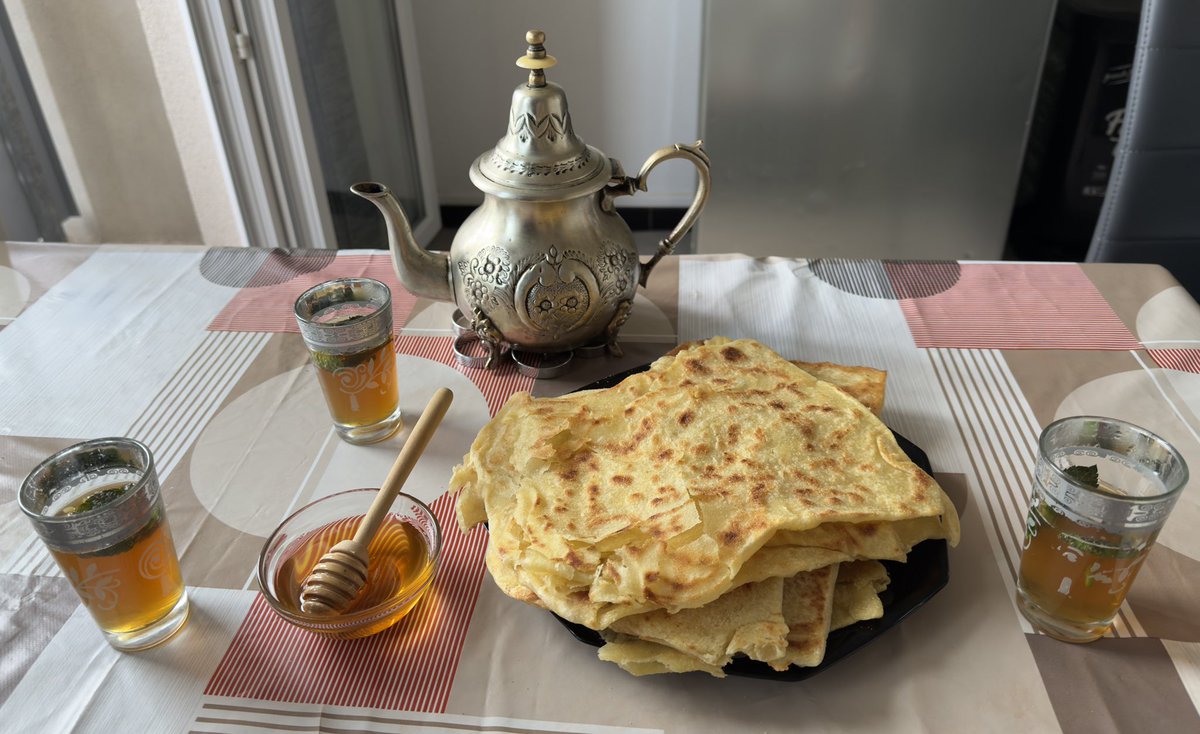 sarablazyy's tweet image. J’ai fait du msemen pour le goûter la team
