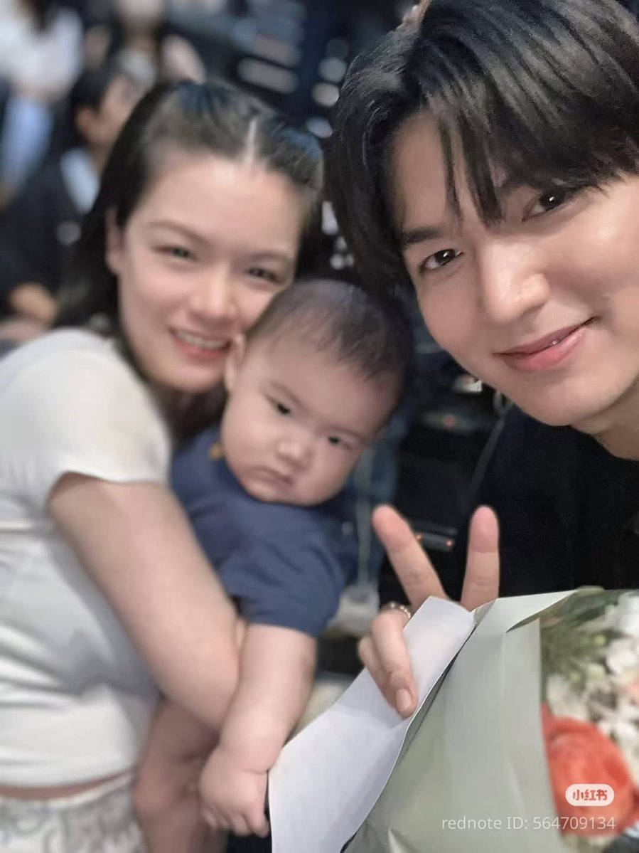 sevennyLMH's tweet image. Stage Greeting #OmniscientReaderTheProphecy #전지적독자시점 #LeeMinHo #이민호 @ActorLeeMinHo #YooJoongHyuk