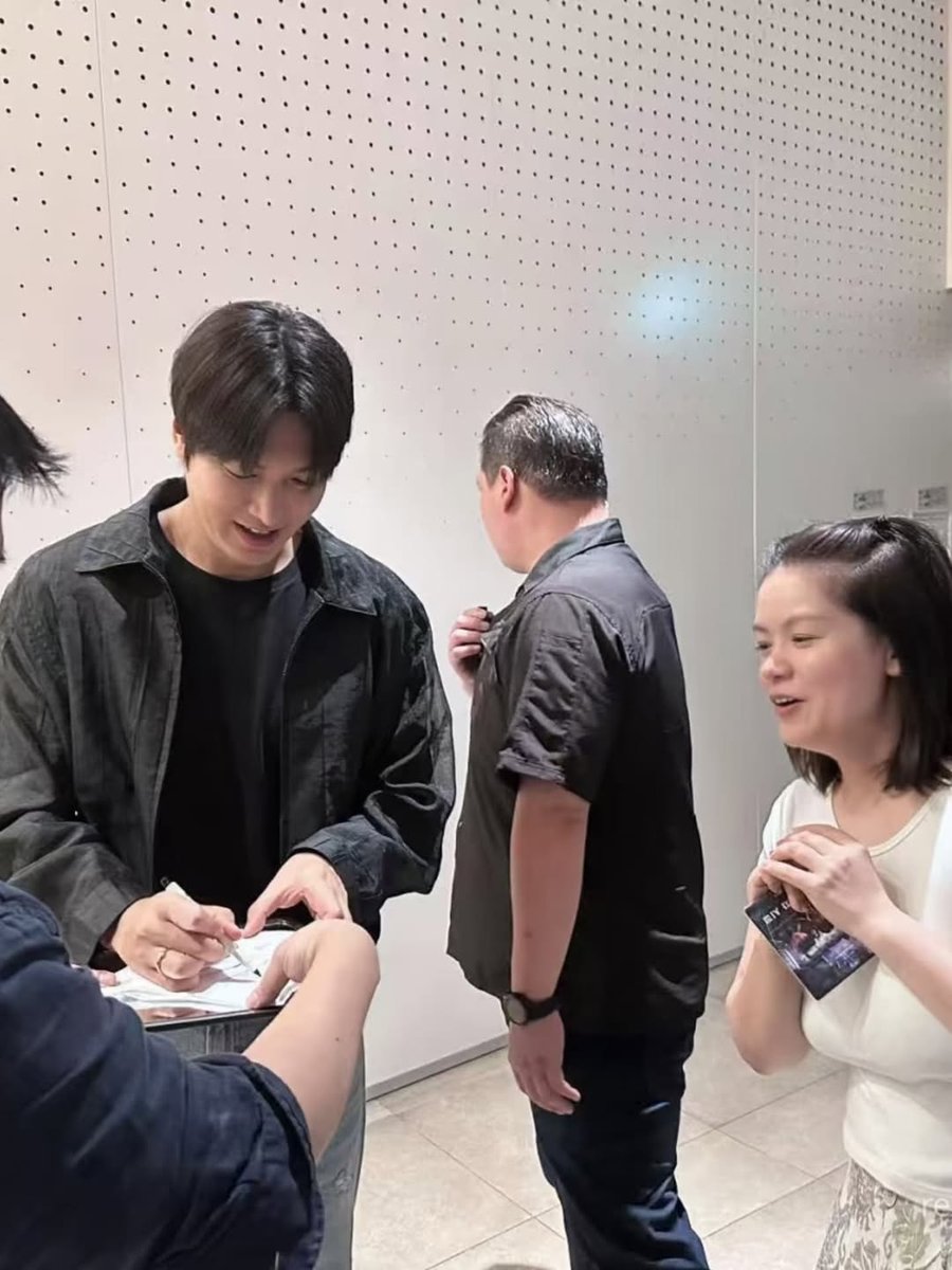 sevennyLMH's tweet image. Stage Greeting #OmniscientReaderTheProphecy #전지적독자시점 #LeeMinHo #이민호 @ActorLeeMinHo #YooJoongHyuk