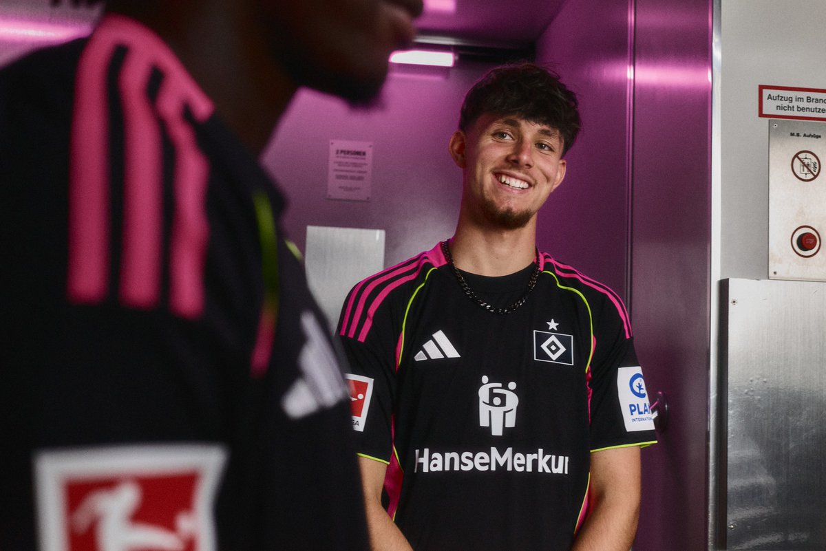 esvaphane's tweet image. 🩷 Hamburger SV 25-26. Adidas. Third. 💛