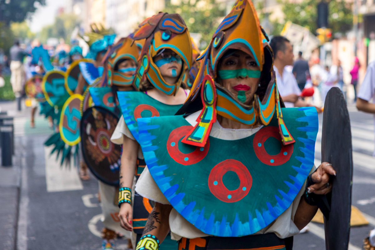 SECTUR_mx's tweet image. Siete siglos de fundación México-Tenochtitlan, un hecho histórico que marca el origen profundo de nuestra identidad nacional. 🇲🇽
La Ciudad de México se viste de cultura y memoria con la participación de 838 actores y más de 3,500 danzantes en el evento “Siete Siglos de Legado de…
