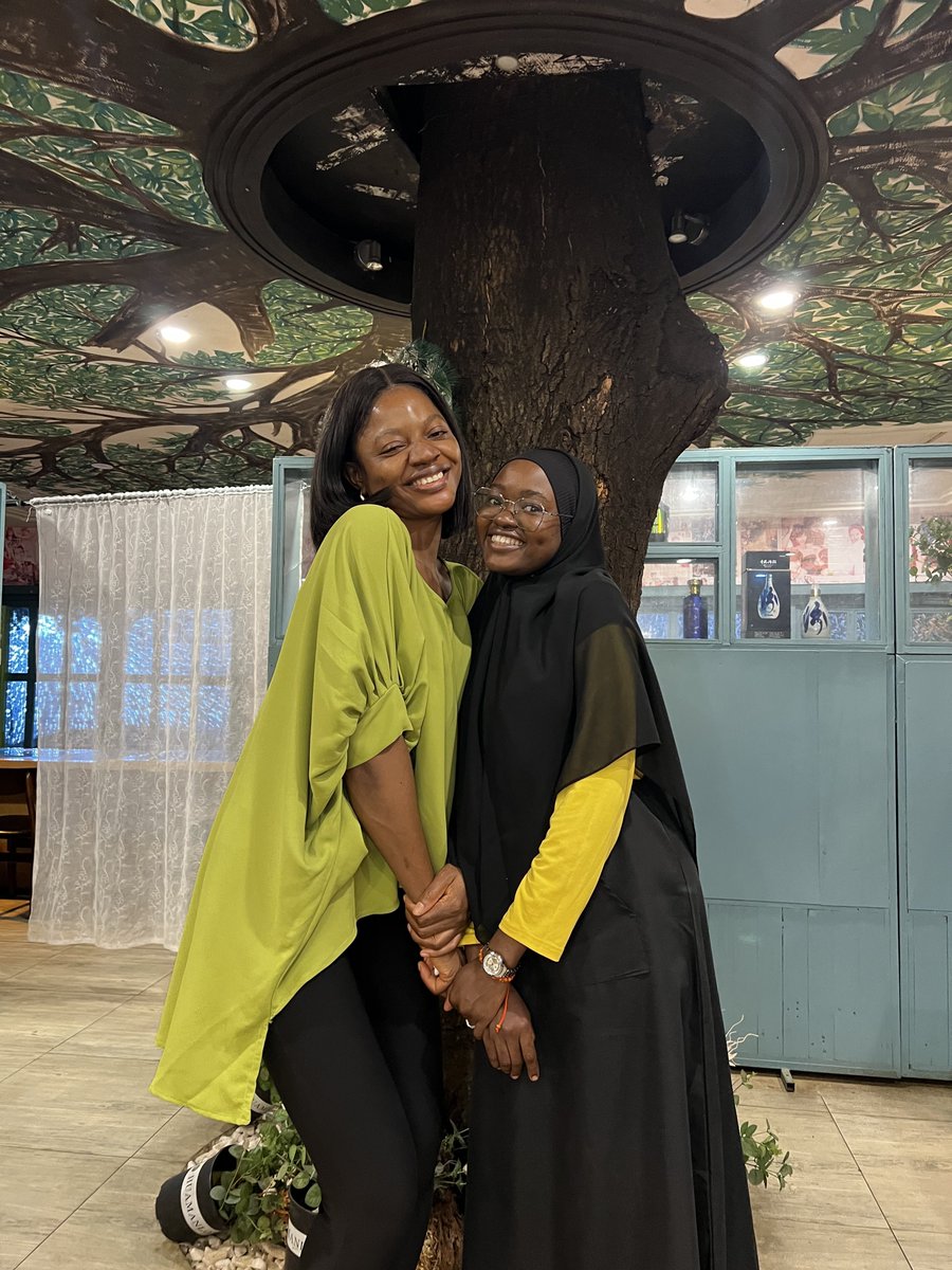 Nekie_neka's tweet image. Went to eat Korean food with my Chinese interpreter bestie 🥢💕
Next time, she’s taking me for Chinese food 😌
All is well with the world again 🇨🇳🇰🇷😻🫶🏽