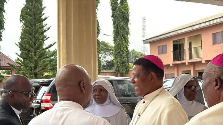 FrUgochukwu's tweet image. Some photos from today's celebration of the 25th anniversary of the priestly ordination of Bishop Ernest Obodo, the Auxiliary Bishop of Enugu Diocese. May God continue to bless and strengthen him🙏🏿